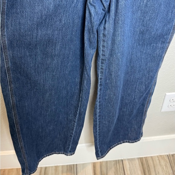 Lee Women's Relaxed Fit Heritage Overall with Utility Details Size Medium - Picture 6 of 13